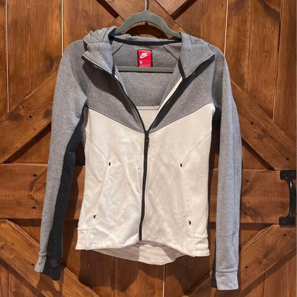 Nike Sweater - Picture 1 of 3
